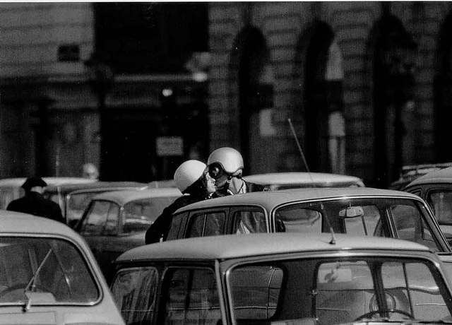 Solo los besos nos callarán la&nbsp;boca